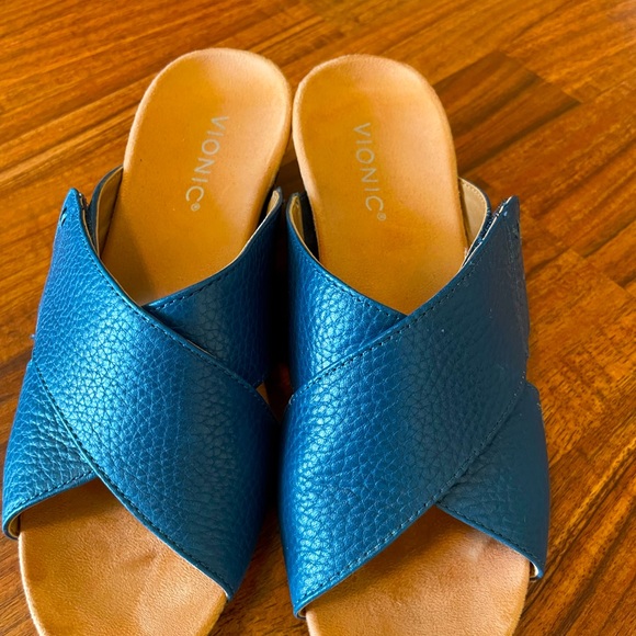Vionic Leticia sandals in blue size 7.5 - Picture 2 of 8